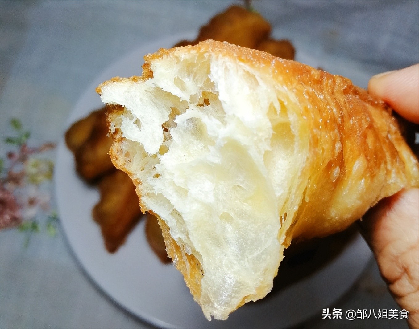 油条专用面粉炸油条的方法,炸油条要怎么发面才能炸出油条来