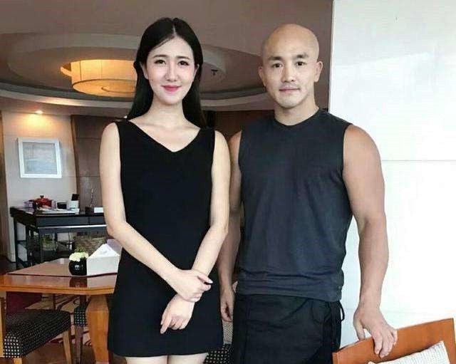 武僧一龙多有钱的视频,武僧一龙打网红出场费多少钱