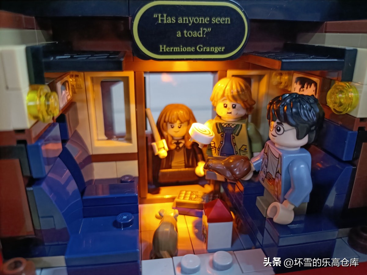 边看哈利波特，边拼乐高：爆肝试玩76405霍格沃茨特快