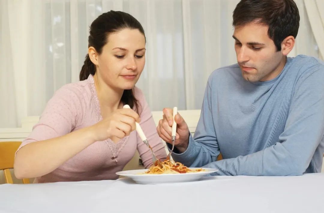 起诉离婚净身出户还要付抚养费吗,离婚净身出户可以不给抚养费吗