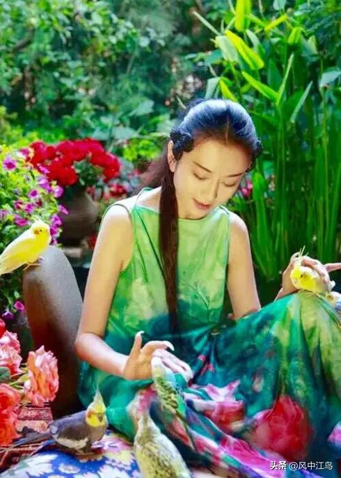 杨丽萍表演再度引争议男舞者,杨丽萍广场舞罗刹国