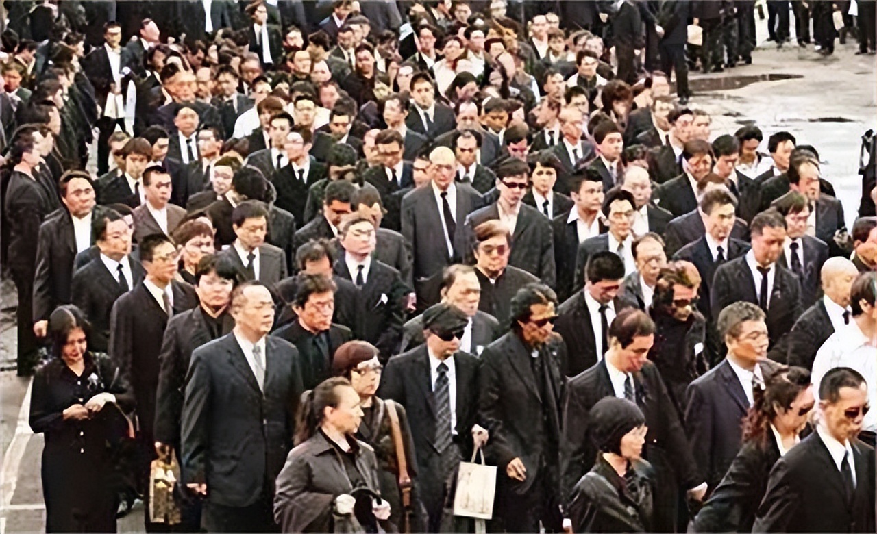 为什么香港有那么多黑帮?1997年香港回归,黑帮到底去哪了?