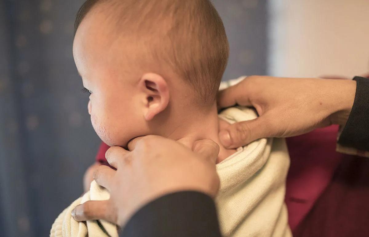 甲流鼻塞咽痛怎么缓解,甲流引起鼻塞流涕吃什么药