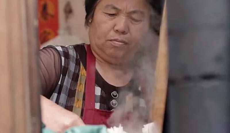 南昌夫妇开餐馆只收一元,夫妻开菜店每天亏本100块