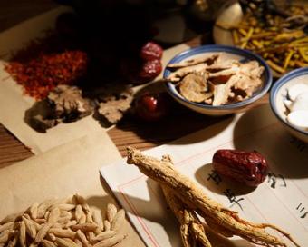 女性更年期失眠吃什么中药方剂,更年期失眠多梦吃什么中药