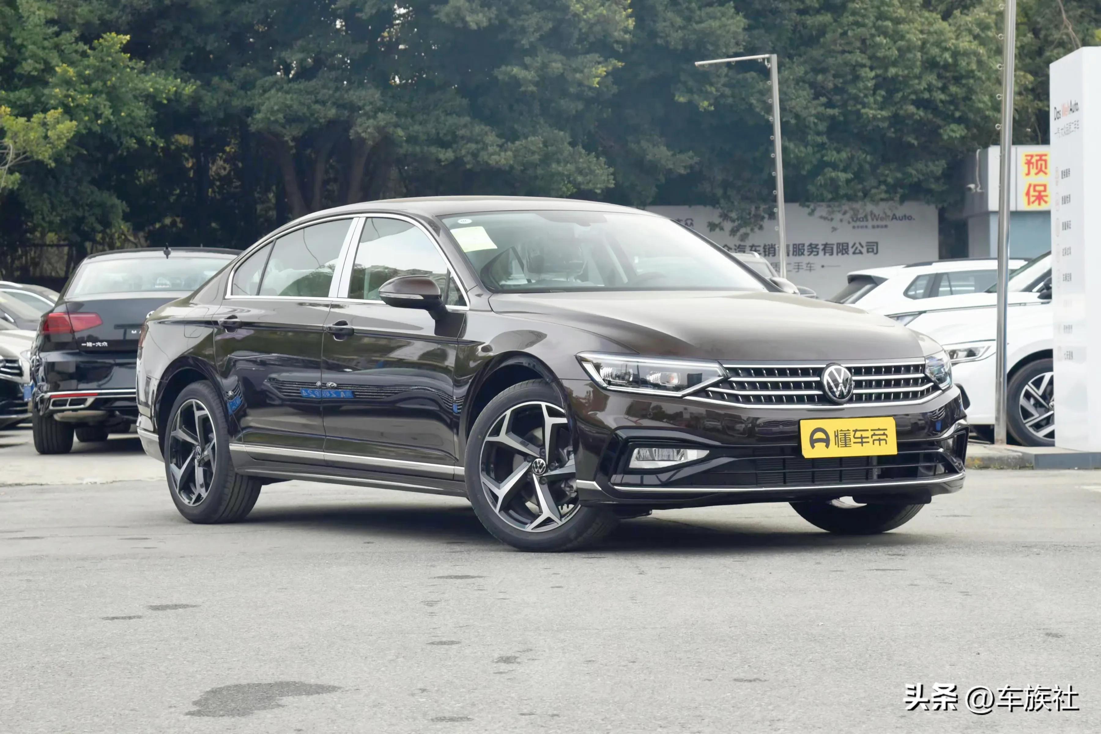 十几万上汽大众哪款车最好最实用,大众朗逸plus1.5自吸保值率