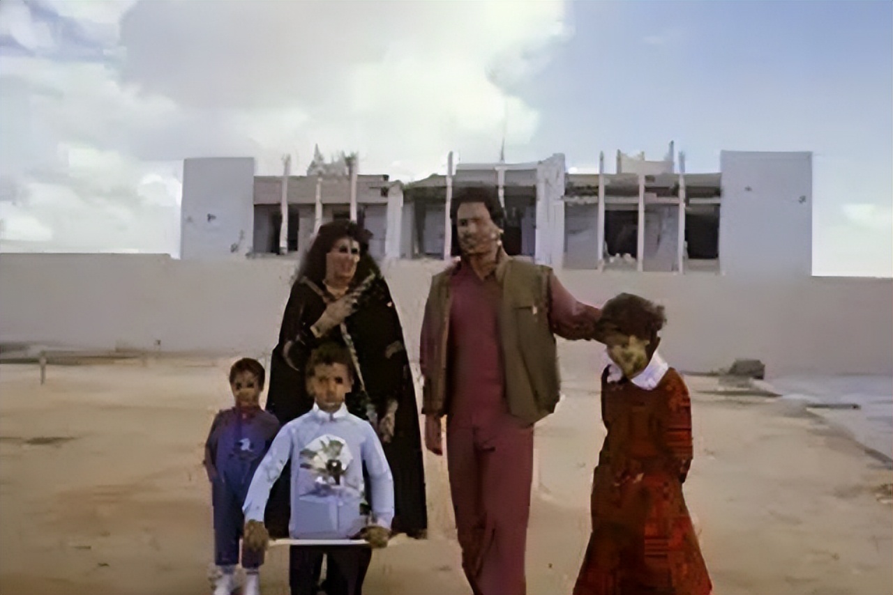 舞女曝光与卡扎菲三儿子情史：睡在一张床只接吻，其它什么也不做