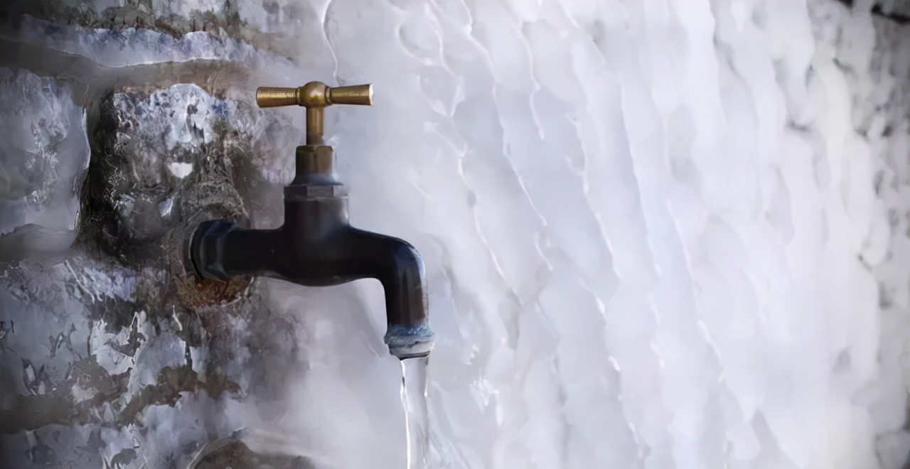 太阳能水管被冻住最快的解冻方法,水管被冻住怎么办