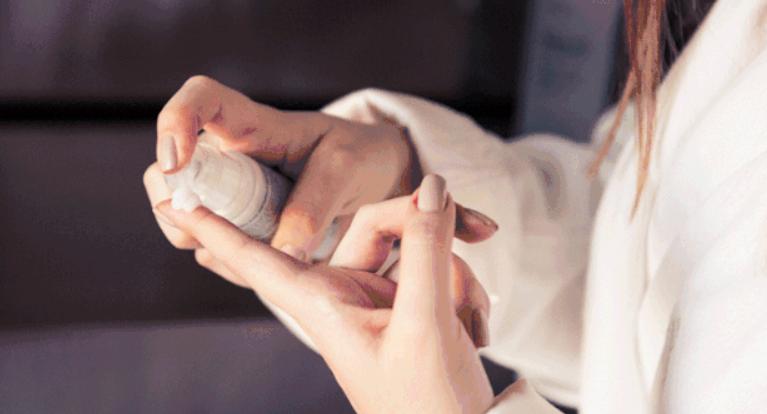 中年女人护肤步骤操作顺序,女人过25岁适合哪些护肤品