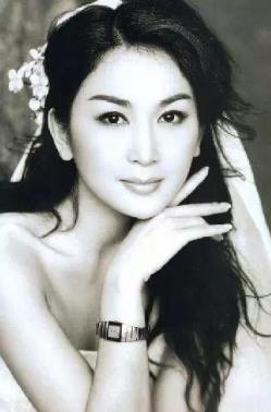 “一丝不挂”还不害臊，娱乐圈为艺术献身的“流氓真相”藏不住了