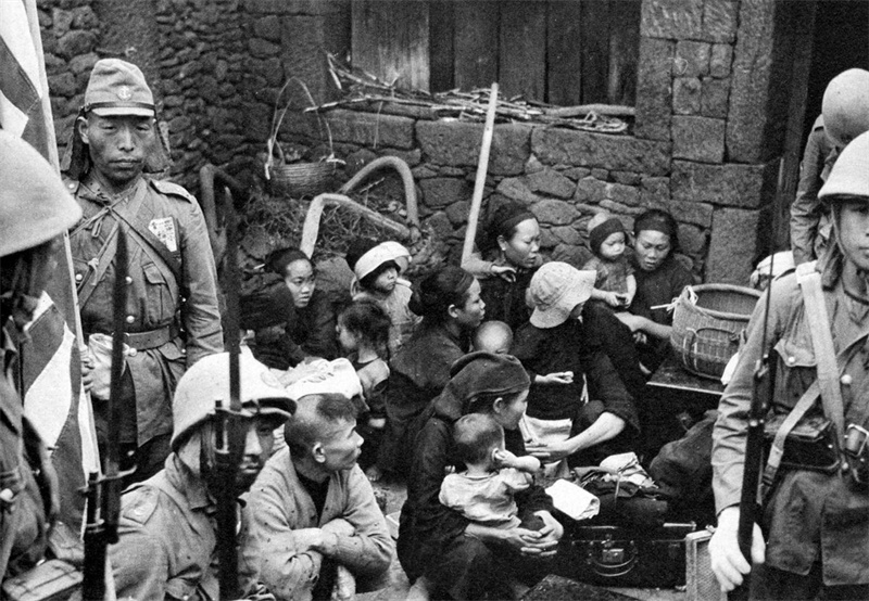 *京大南***杀屠**,中国人真的不反抗吗?*辱侮**妇女的鬼子被打死沉塘