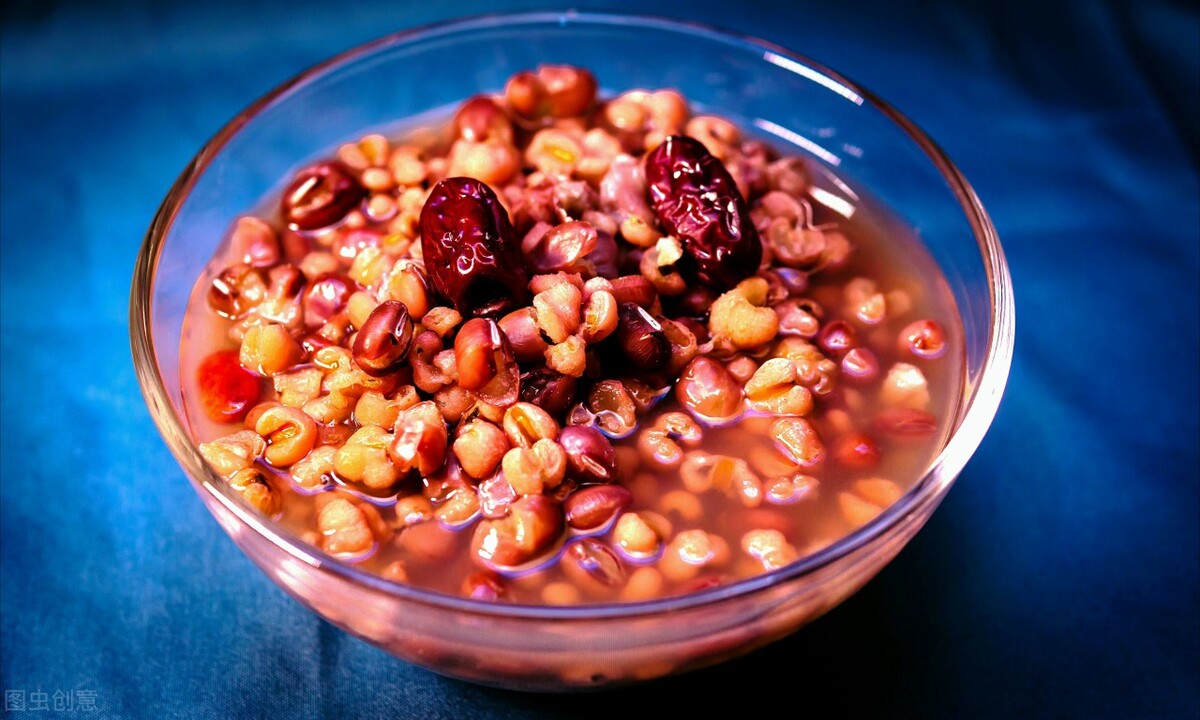 红豆薏米粥和赤小豆薏米粥的区别,薏米红豆粥里的红豆是红小豆吗