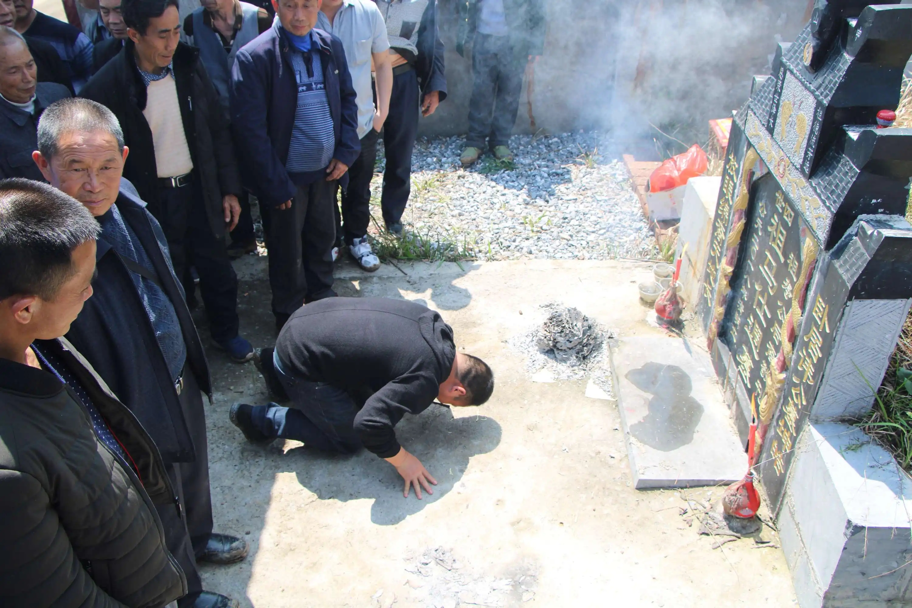 神拜三鬼拜四,神三鬼四是说的上香的支数吗