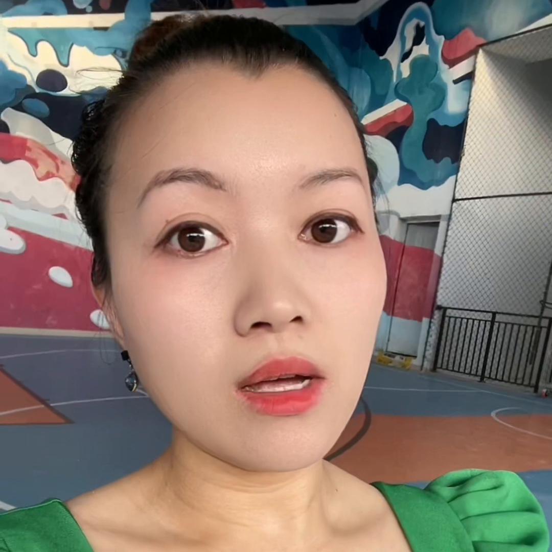 孩子在学校被人打了应该还手吗,孩子在学校被人打了还要还手吗