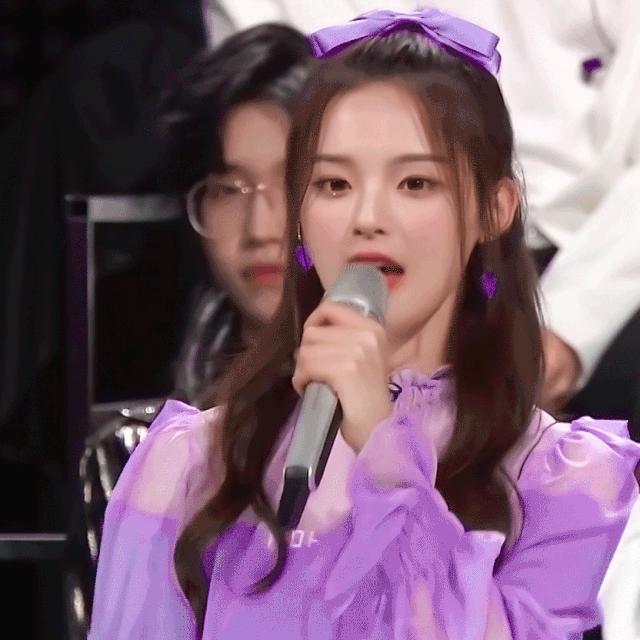 没常识、不识字、不会乘法口诀，这些顶流“文盲”凭什么会红？