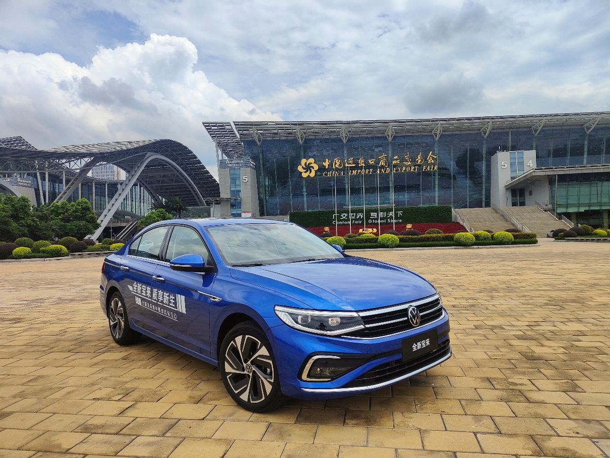 新款宝来顶配测评,全新宝来2022款油耗怎么样