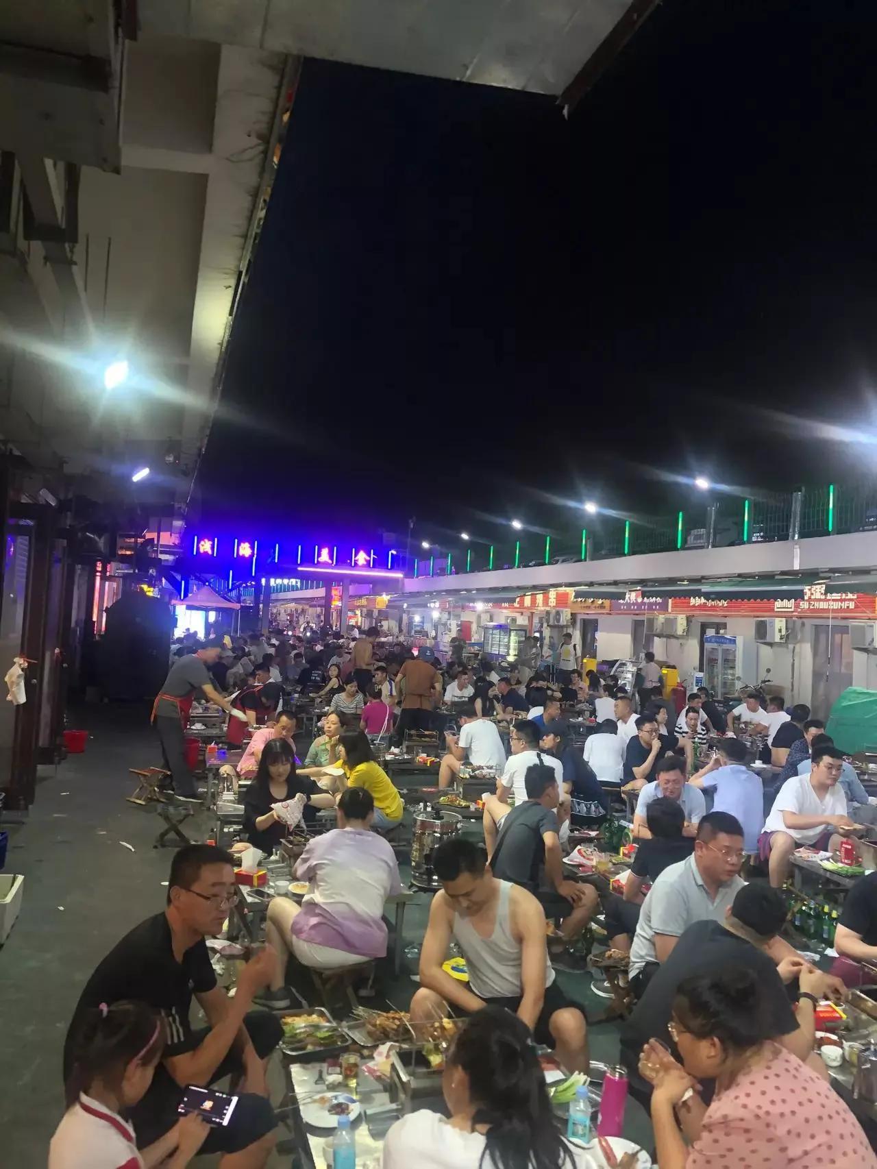 直播烧烤淄博烧烤,淄博烧烤人间烟火气最抚凡人心