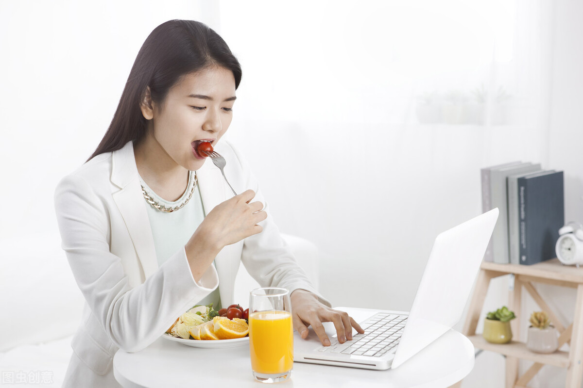 上厕所大便前硬后稀怎么回事,上厕所大便干硬怎么回事