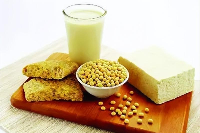 女人45岁后，补充这3种营养素，或改善更年期不适，你知道几个？