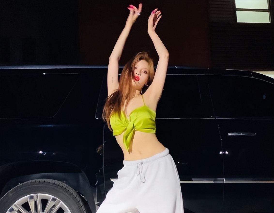 泫雅泰国泼水节着装,泫雅泰国泼水节造型引发争议