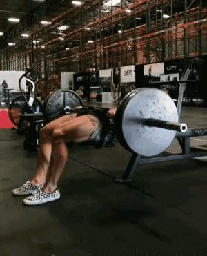 锻炼上肢力量的健身动作,练习肩背力量的健身动作