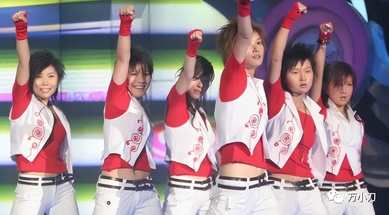 妈妈与女婿隔空互撕，“海豚公主”的虐心情史