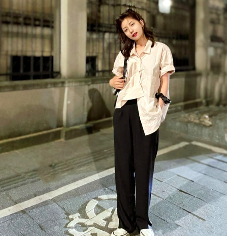 裤腰穿紧一点还是松一点好看,裤子是要宽松还是合身