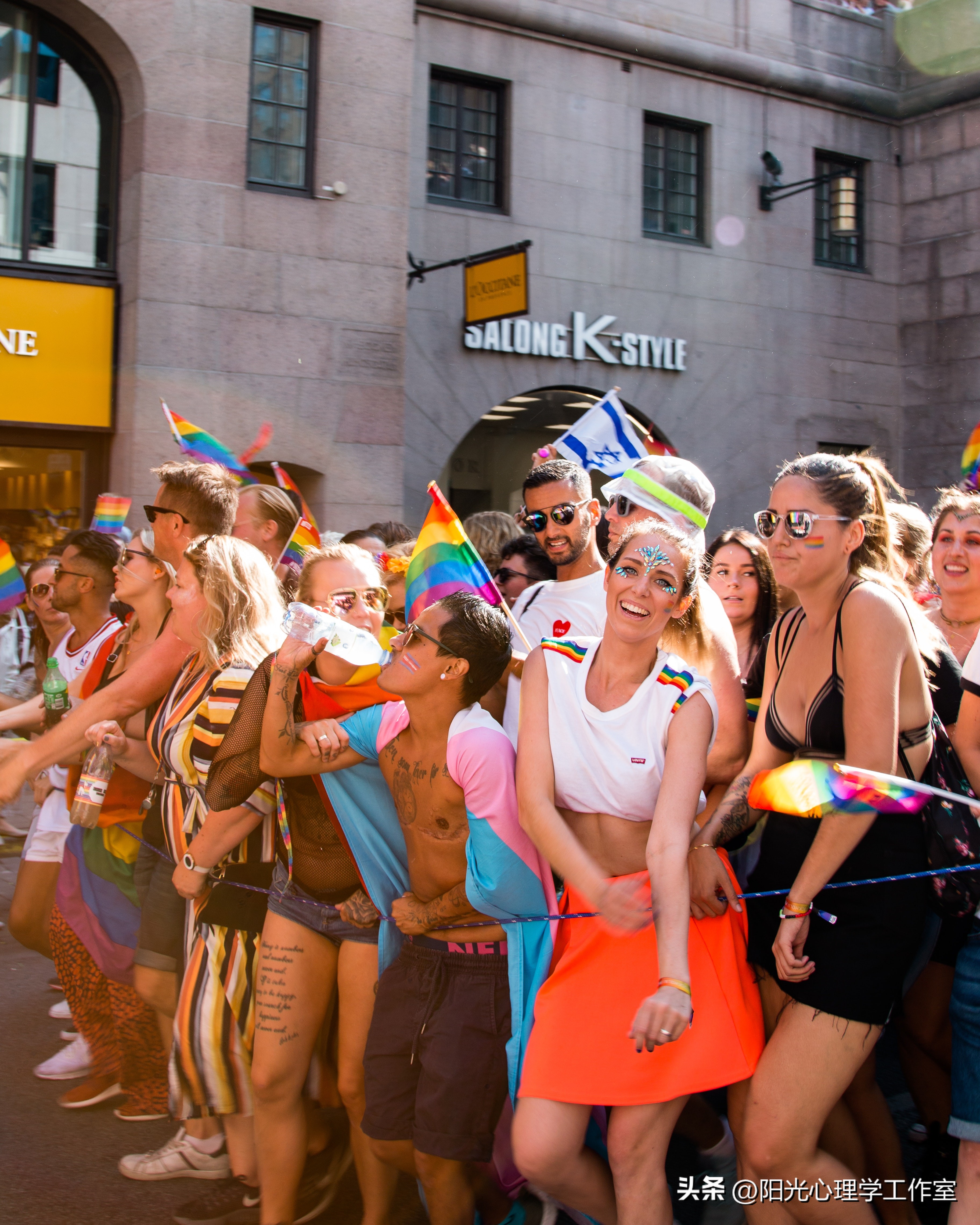 大家爱看的色情片，它对我们有害处吗？