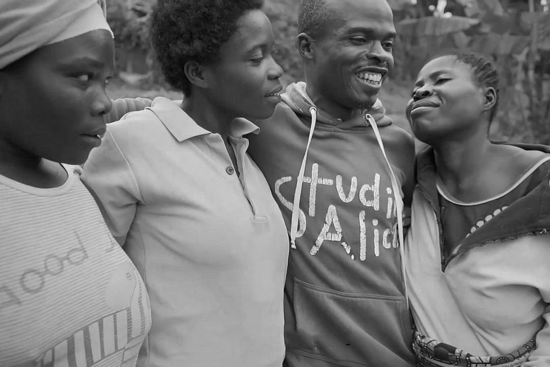 为出国女子嫁南美黑人，婚后悲惨多次逃跑，最后求助中国大使馆