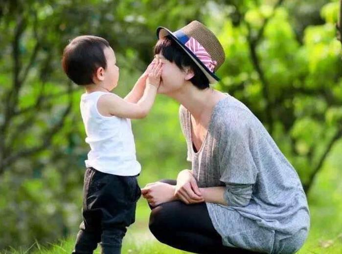 孩子碰到隐翅虫应该怎么处理,隐翅虫落在宝宝身上怎么办