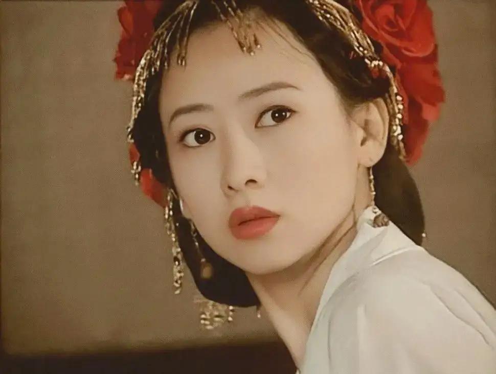 她拍过无数香艳片，这却是口碑最好的一部