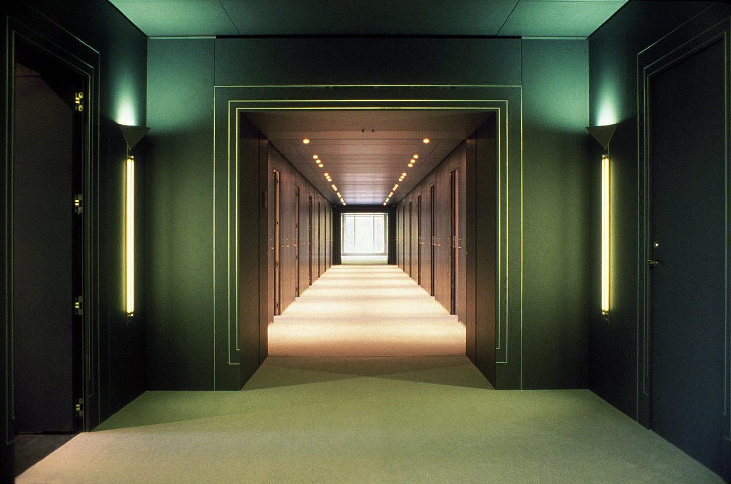 扔向俄罗斯的“金融*弹核**”SWIFT，它的总部是座怎样的建筑？