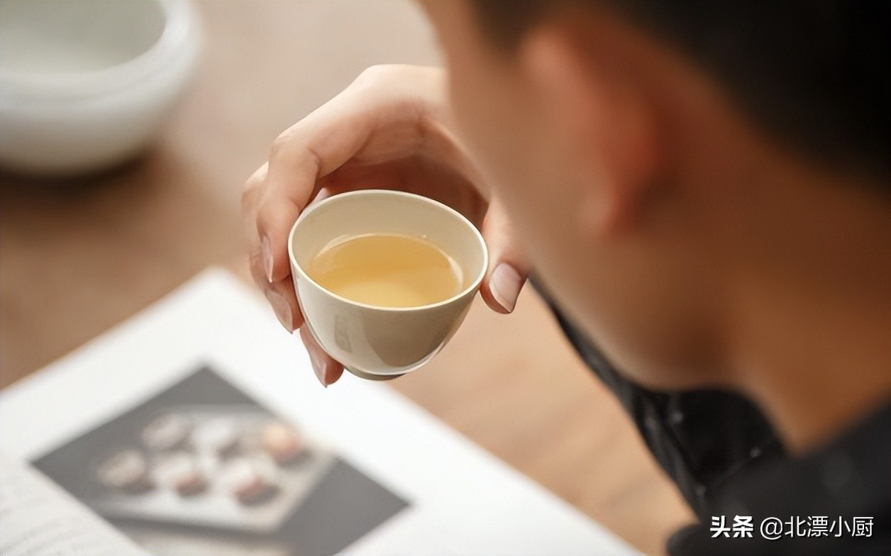 山东45岁大哥坚持喝酒,45岁大哥长期喝枸杞