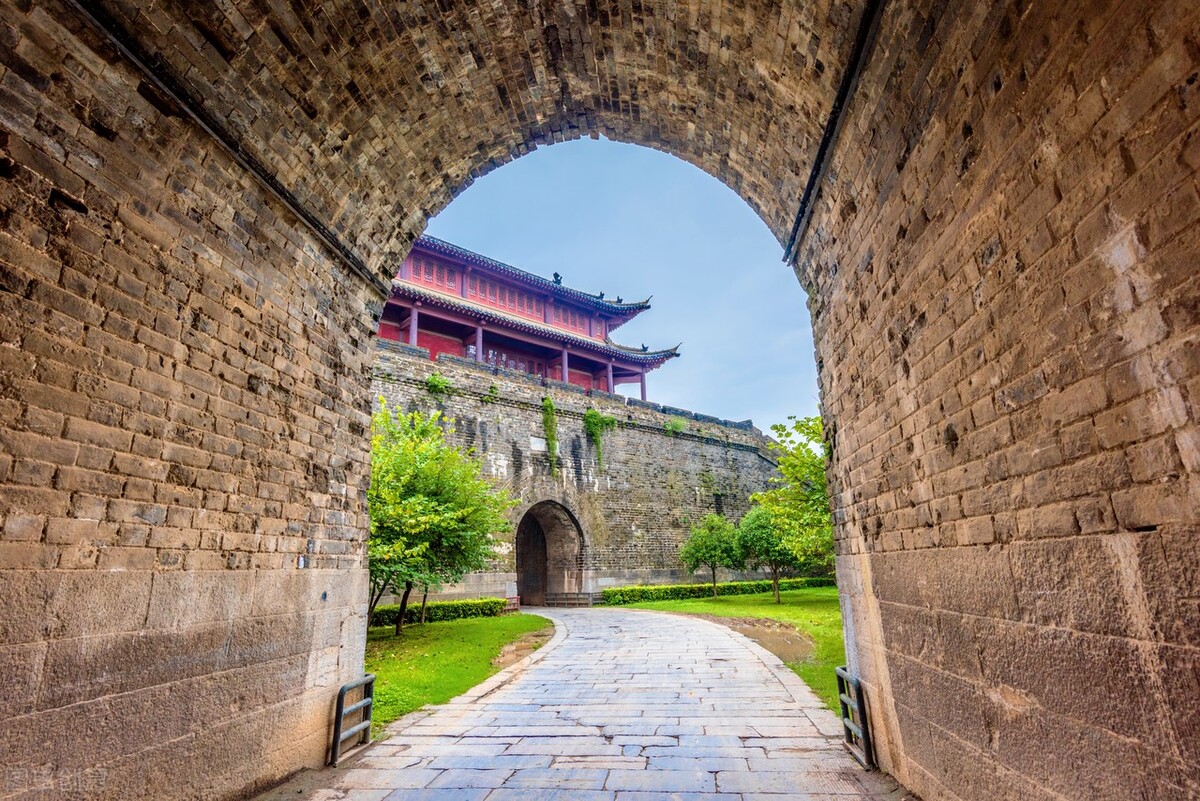 上海至重庆游轮哪个最好,重庆到上海十五天游轮价格表