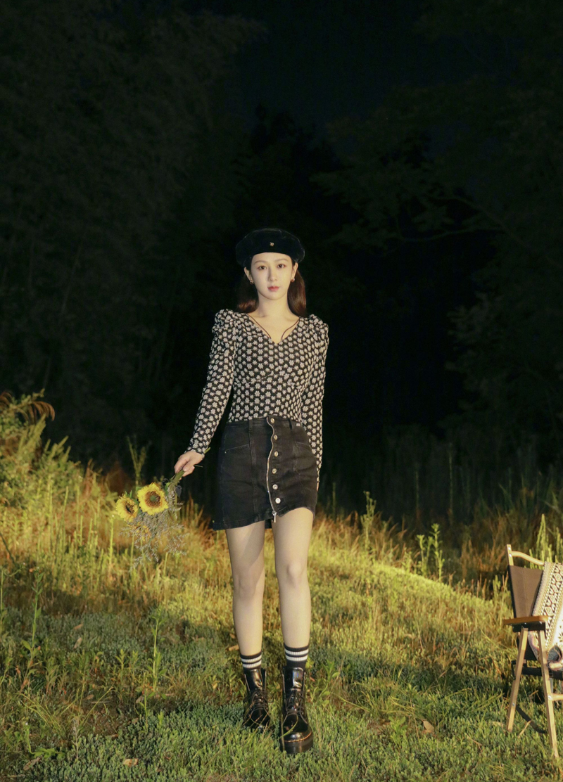 杨紫写真实力撩汉,杨紫暗黑女团风