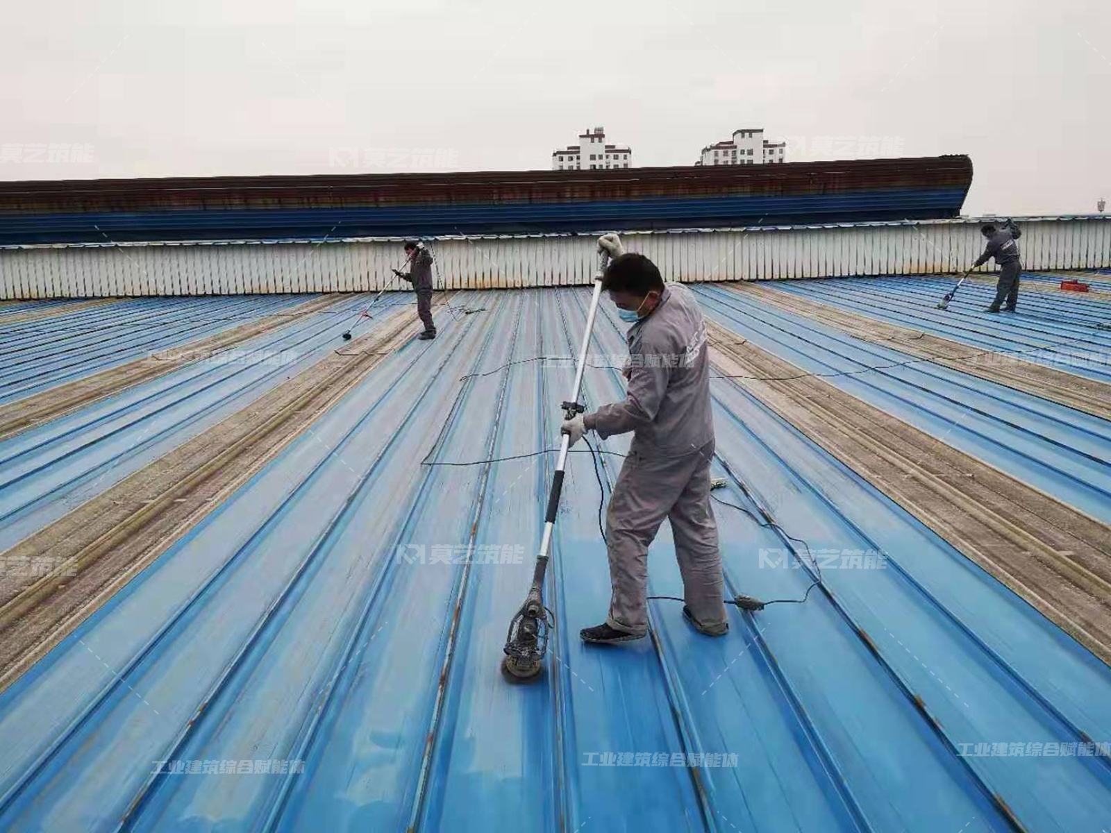 彩钢瓦翻新需要注意哪些方面,彩钢瓦翻新的施工方法和流程