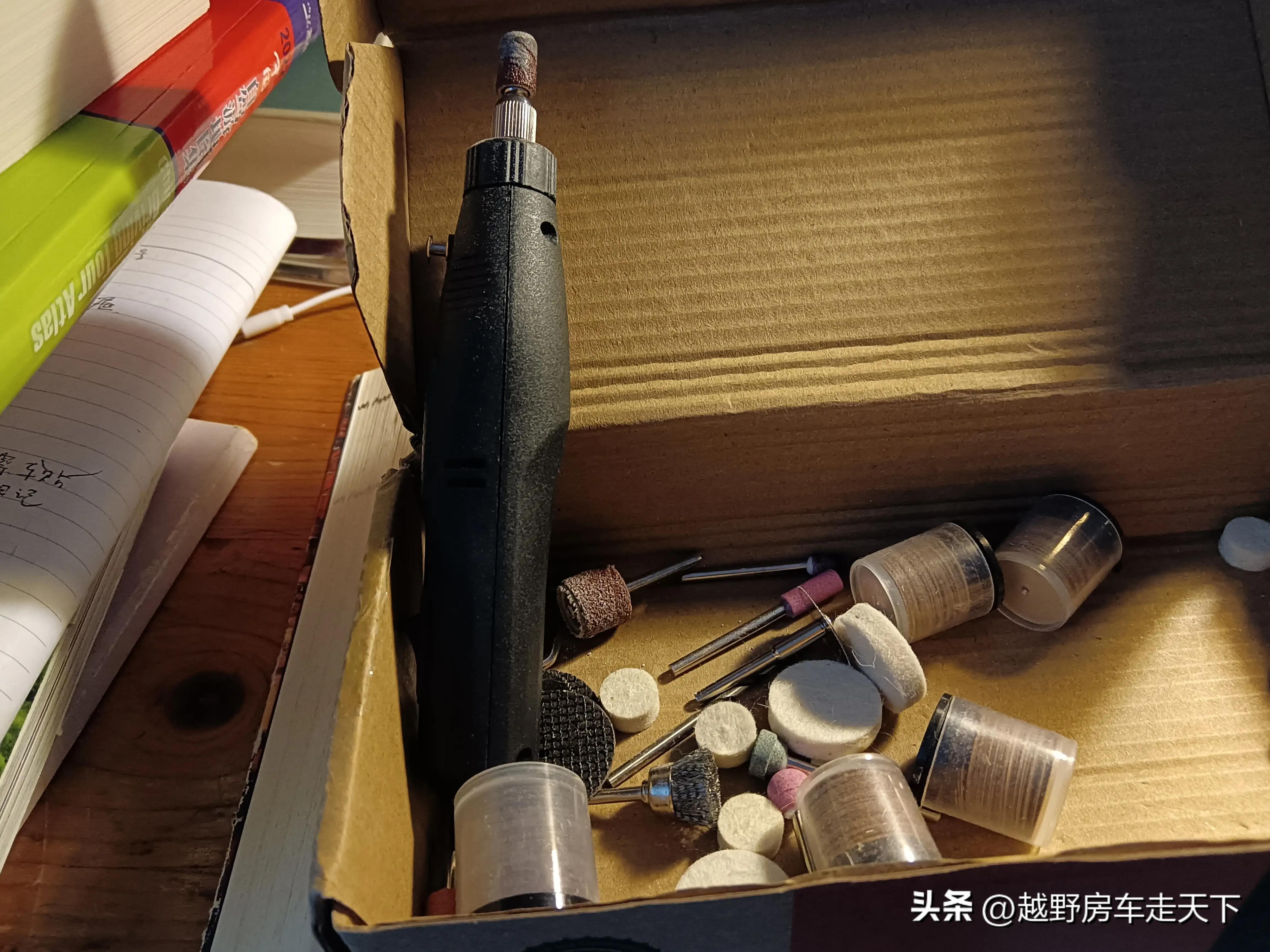 大流沙砸坏车子,铁皮车壳撞裂开怎么修复