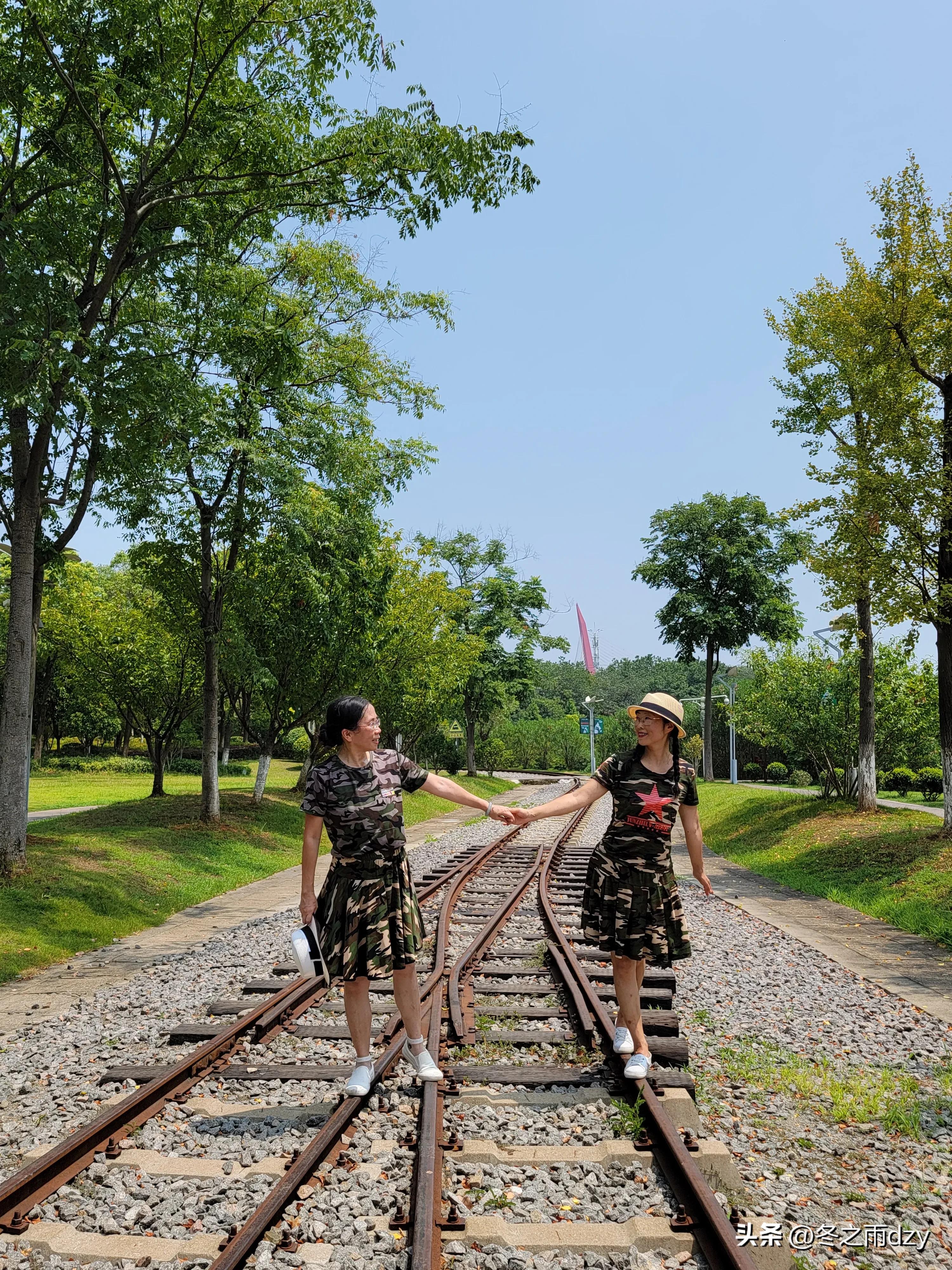 南昌舰主题园凤凰洲湿地公园,凤凰洲建军广场