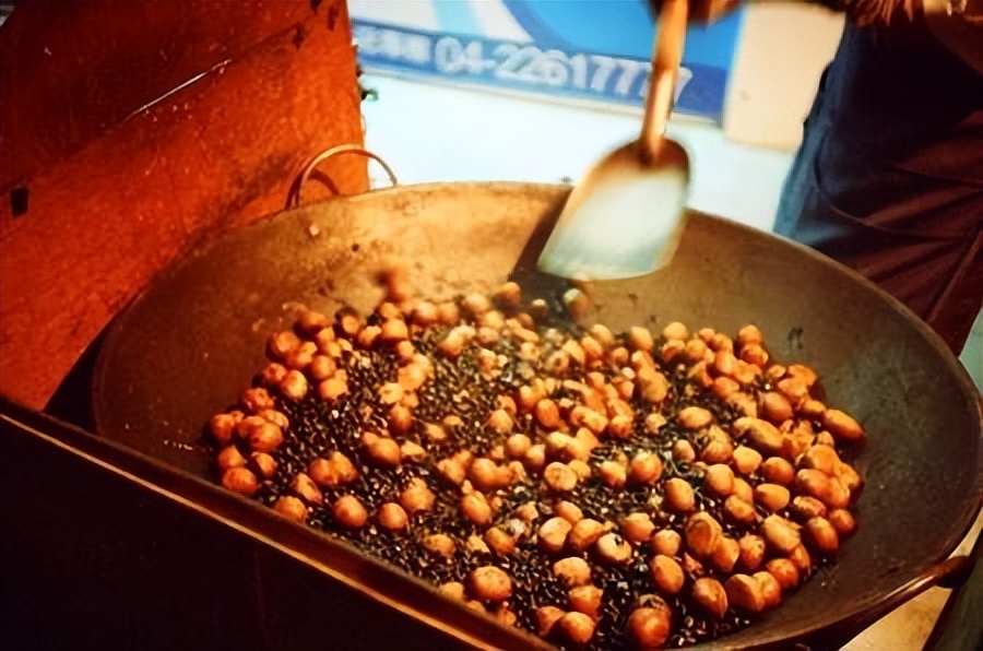 1956年毛主席接见马三立，被马老逗得捧腹大笑：国宝，你是国宝