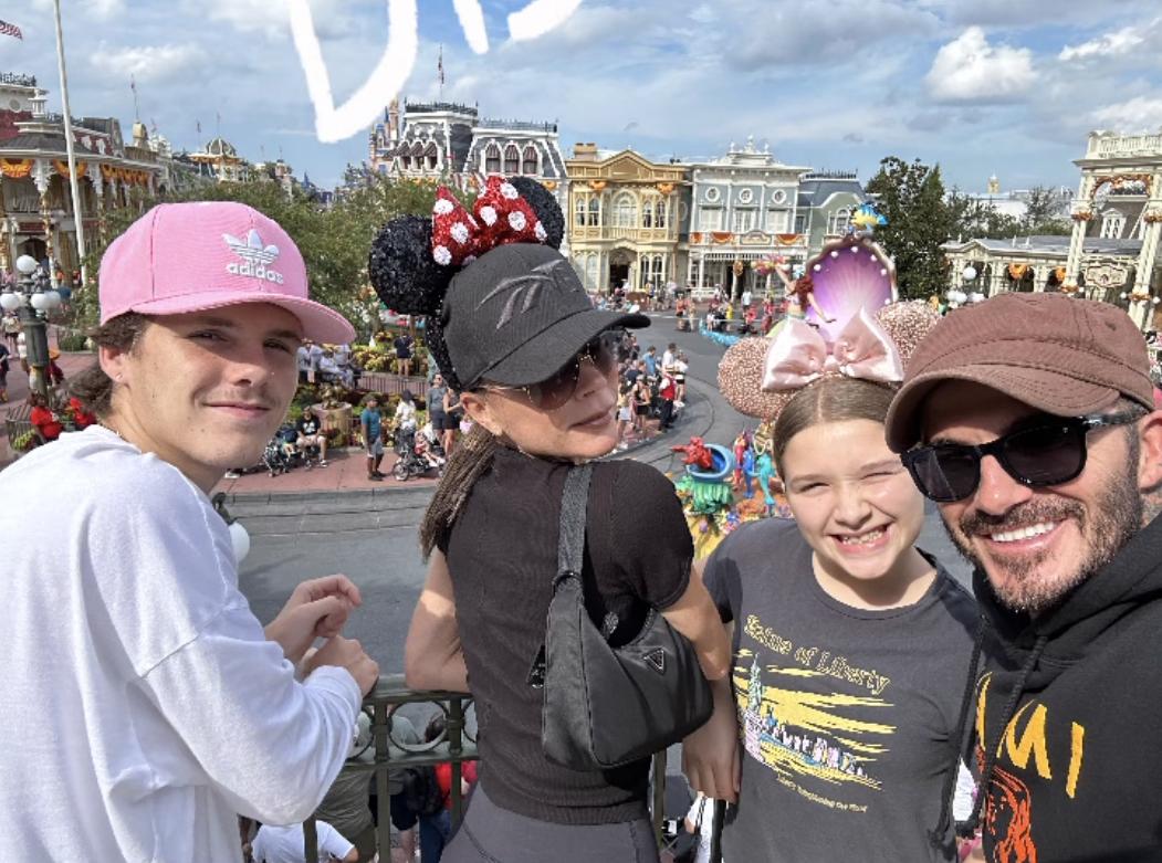 贝克汉姆二公子小七,贝克汉姆夫妇带孩子们畅游迪士尼