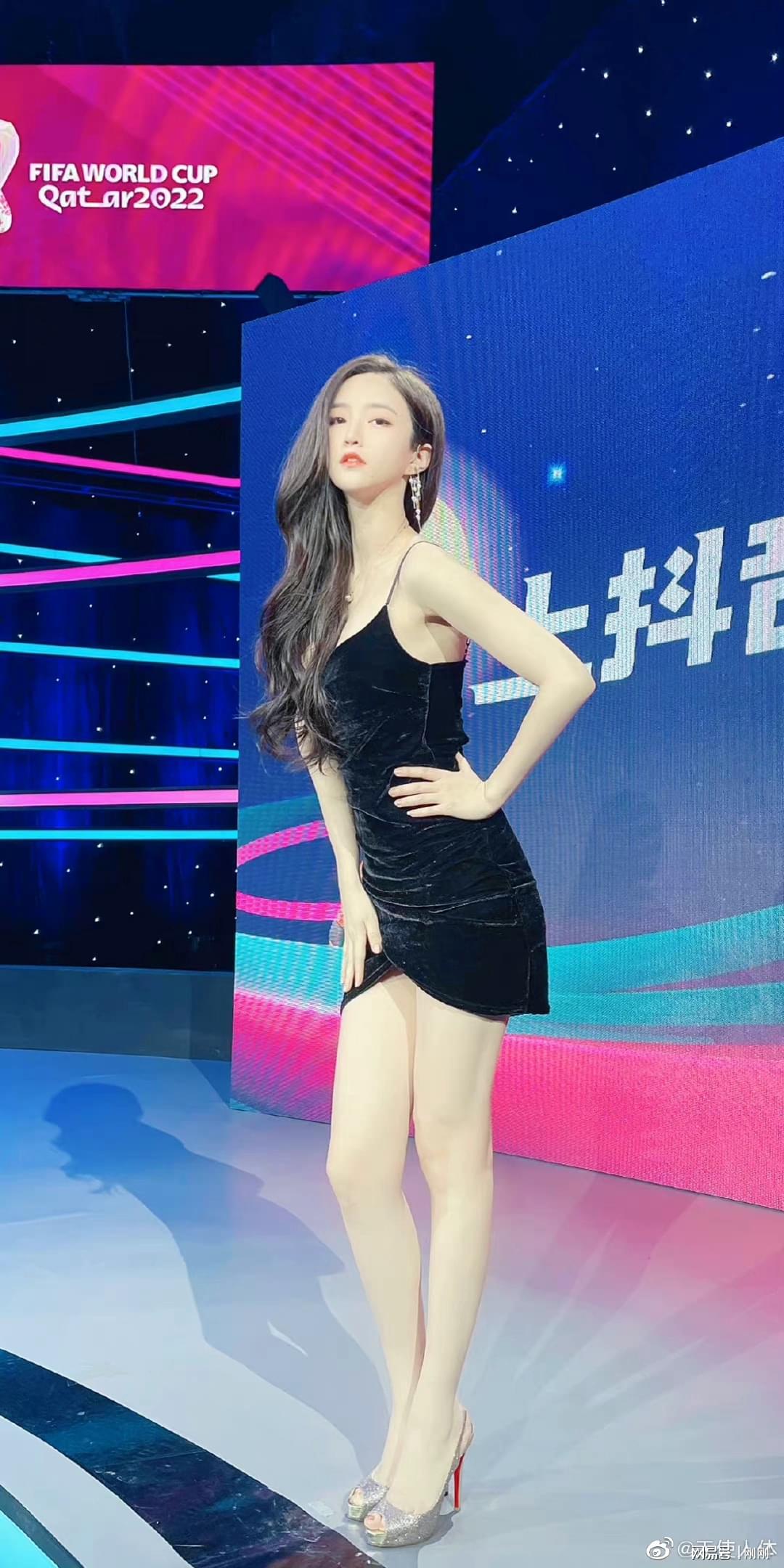 武大校花郭珺,郭珺游泳身材