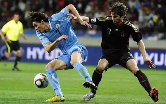 踢足球能锻炼哪些部分,踢足球锻炼什么能力