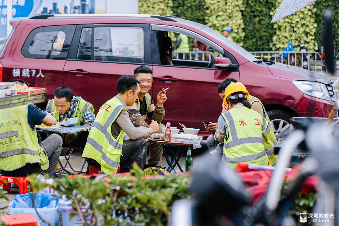 他们在深圳房价10万/平的地方,卖10元工地快餐