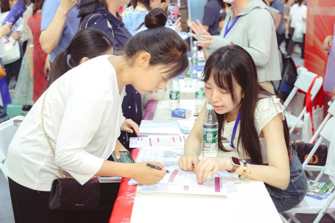 高考志愿怎么填？一万多四川家长的疑问在这场咨询会得到了解答