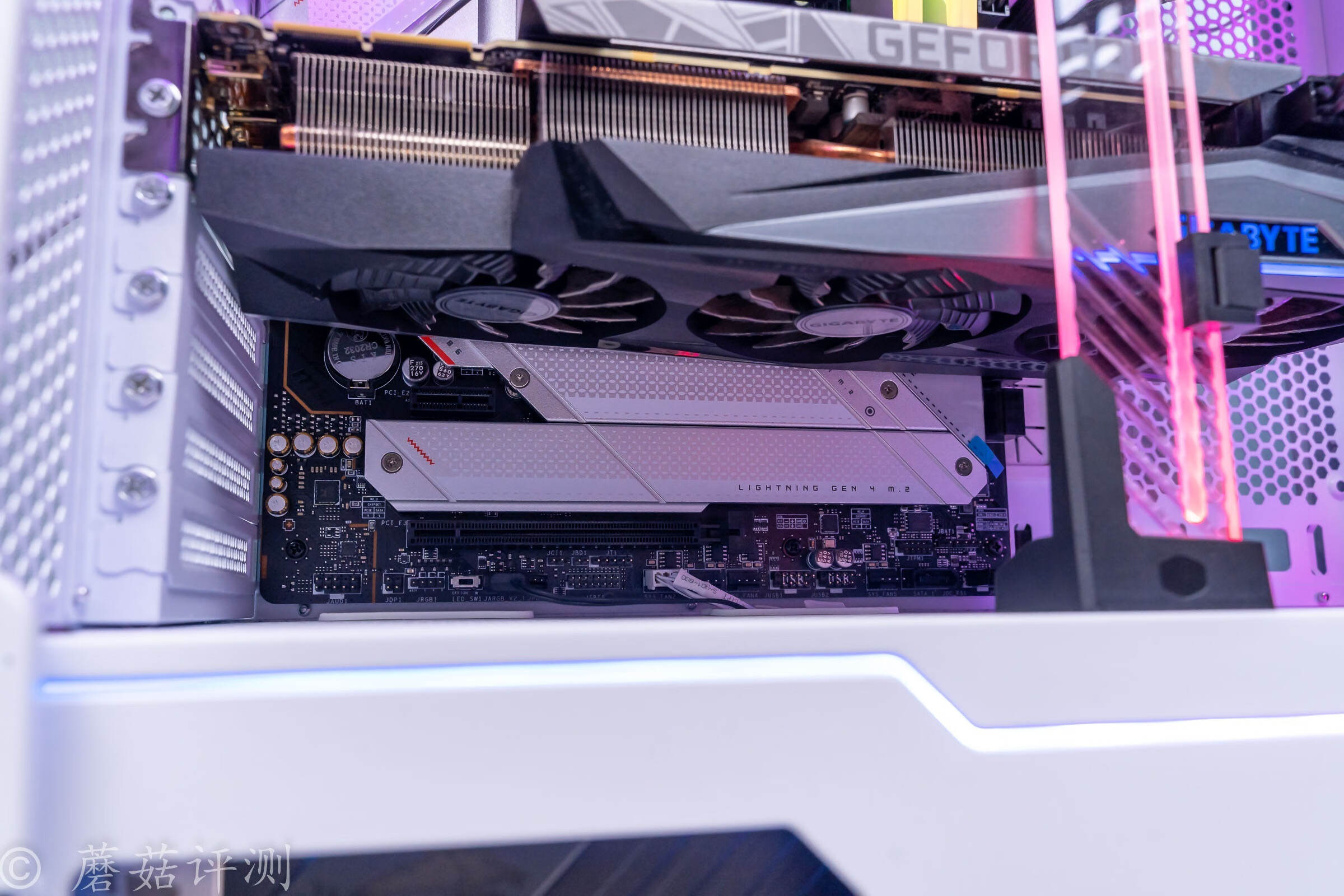 技嘉3090ti水雕显卡,技嘉rtx4090魔鹰oc怎么样