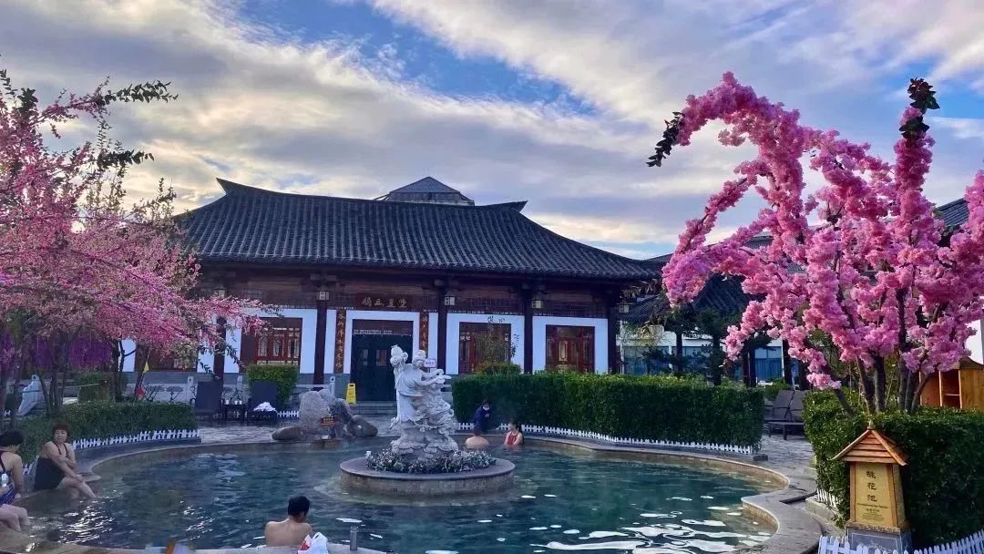 白鹿温泉全景,来温泉邂逅一场春天之约