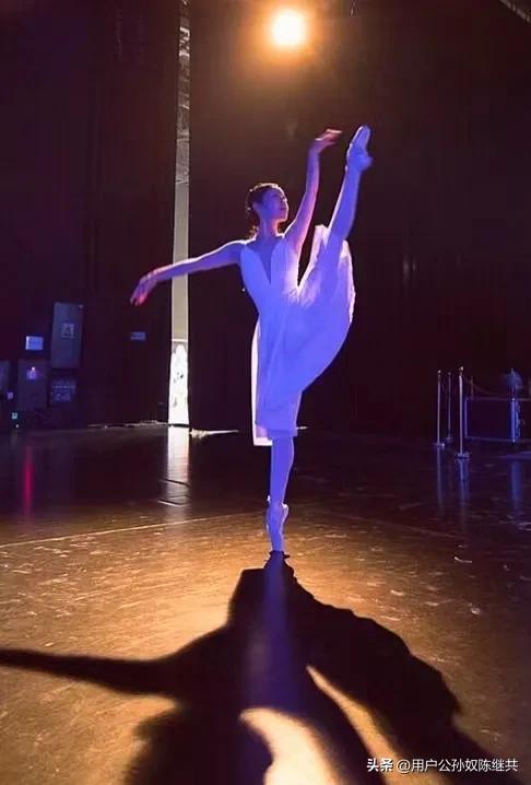 美女师资以舞塑神，漳州港爱尚文化“梦想芭蕾”年终培训精彩纷呈