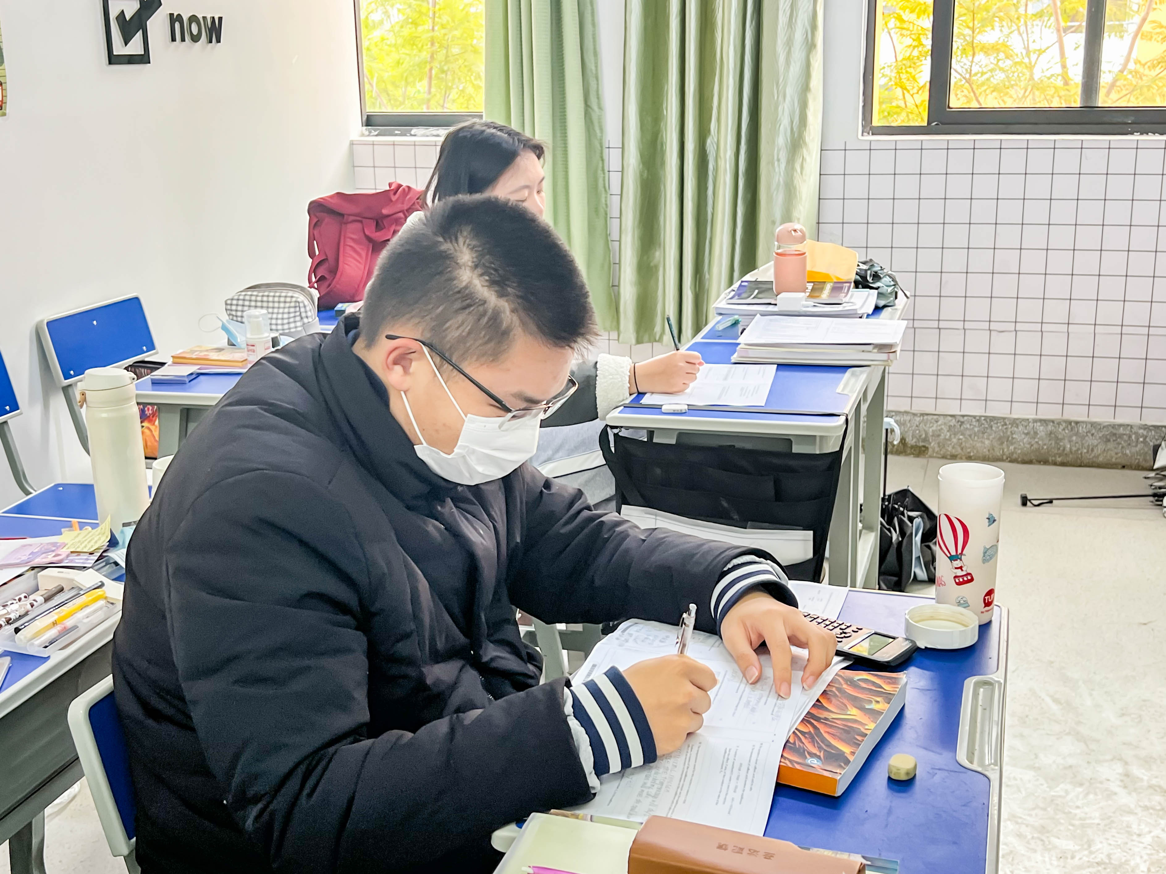 被国外名校录取的学生,被国外名校录取的孩子