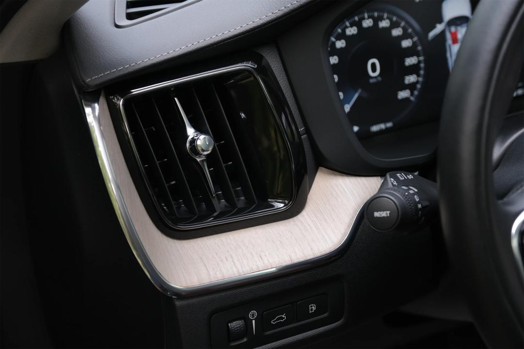 全系混动新款沃尔沃xc60即将亮相,21款沃尔沃xc60t8混动二手价格