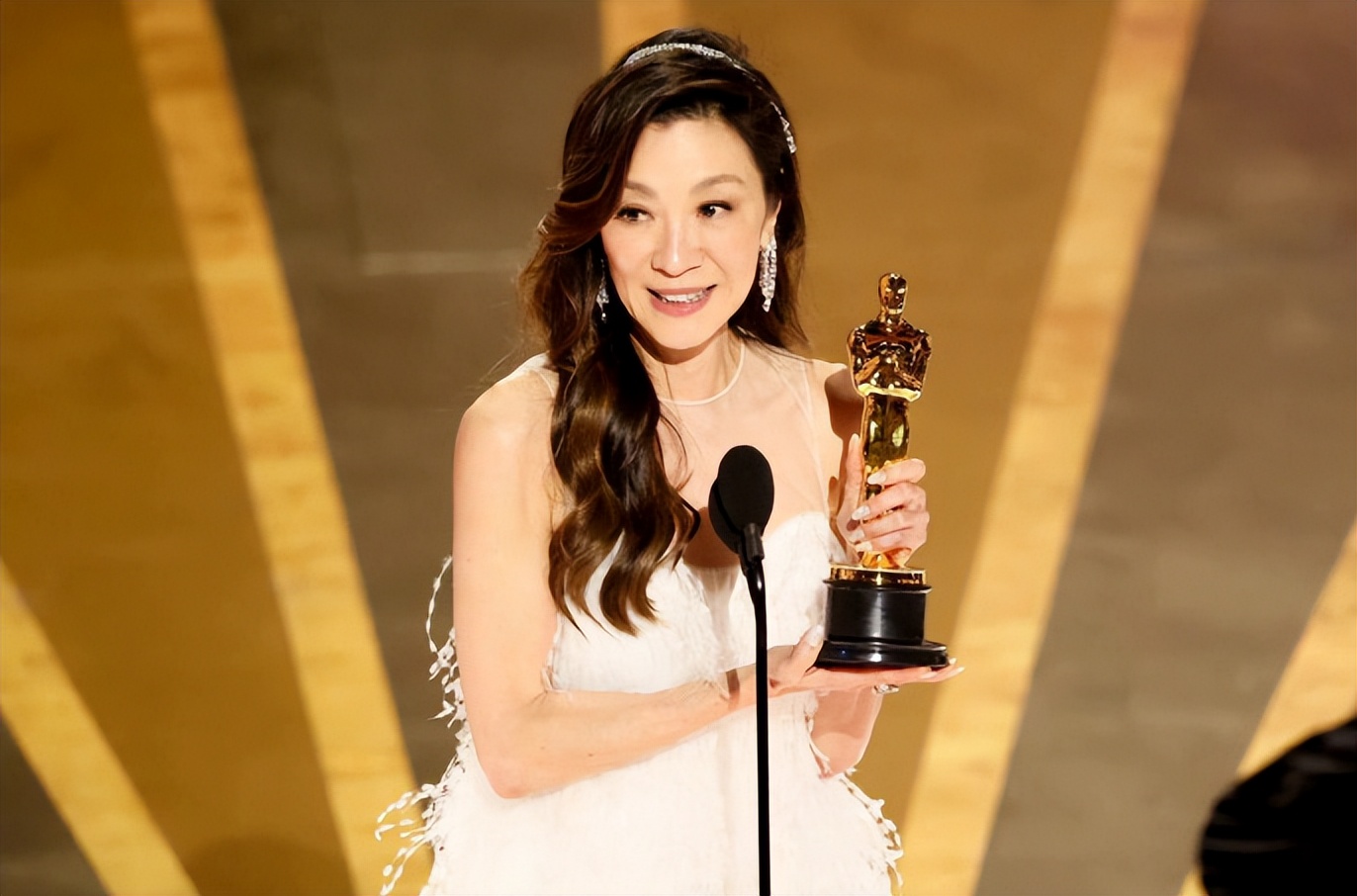 成龙国际动作电影周落泪场面,成龙谈最后一部动作片